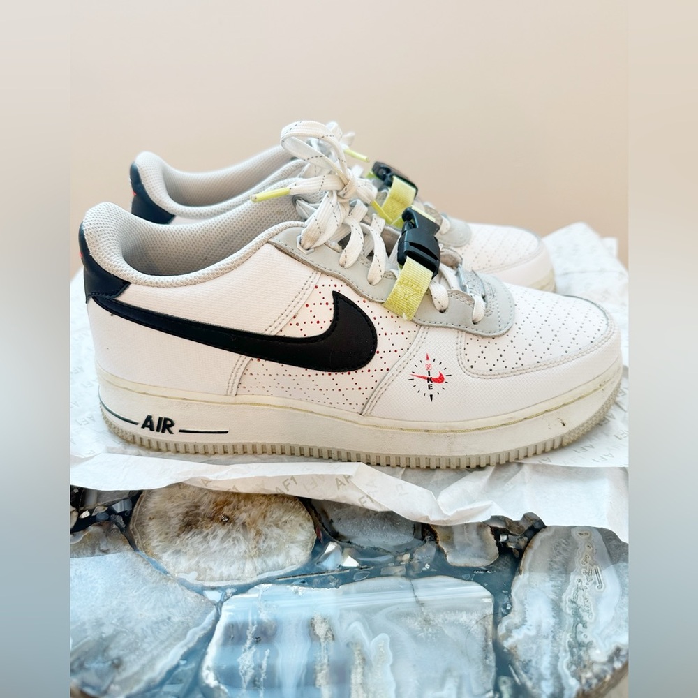 YOUTH NIKE AIR FORCE 1 LV8 GS